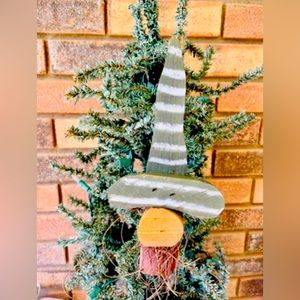 *Rustic Wood Lath Gnome Ornament **green hat gnome only**